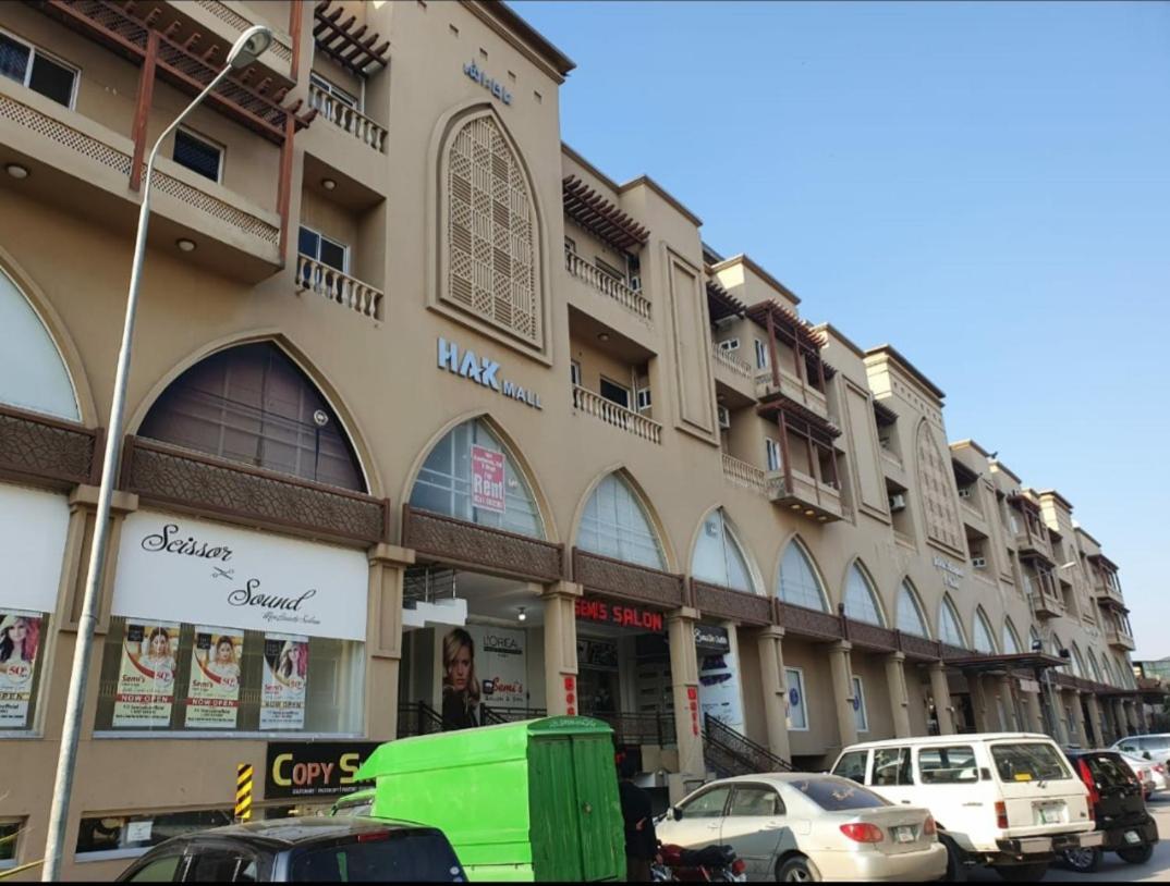 Hak Mall Suites And Apartments Равалпинди Екстериор снимка