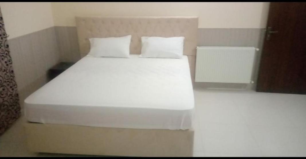 Hak Mall Suites And Apartments Равалпинди Екстериор снимка
